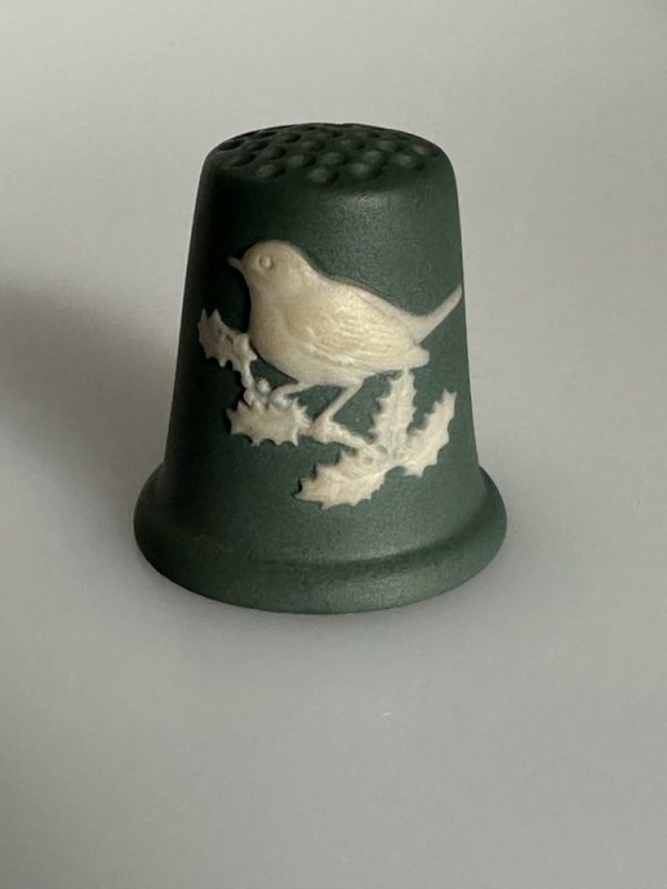 Christmas Robin Teal Wedgwood Thimble | SewManyBits